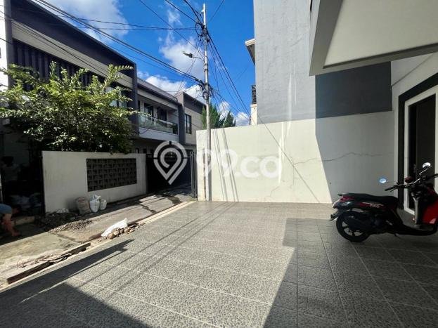 Siap Huni Rumah Mewah 4 Kamar di Tebet Dekat ke Mana Saja Siap Huni Rumah Mewah 4 Kamar di Tebet Dekat ke Mana Saja