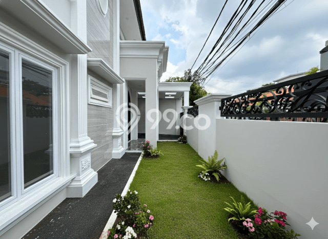 For Sale Rumah Mewah Exclusive di Tebet, Jakarta Selatan For Sale Rumah Mewah Exclusive di Tebet, Jakarta Selatan