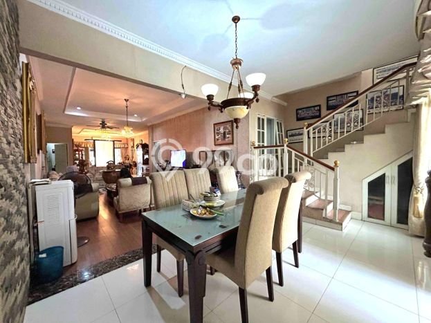 Dijual Rumah Mewah Megah Dengan View Eksklusif di Condet, Jakarta Timur Dijual Rumah Mewah Megah Dengan View Eksklusif di Condet, Jakarta Timur