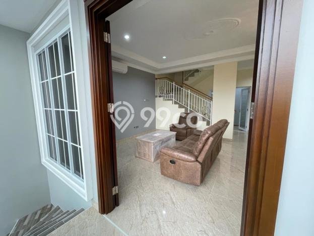 Rumah Luxury Modern Tanpa Renovasi di Kalibata Jakarta Selatan Rumah Luxury Modern Tanpa Renovasi di Kalibata Jakarta Selatan