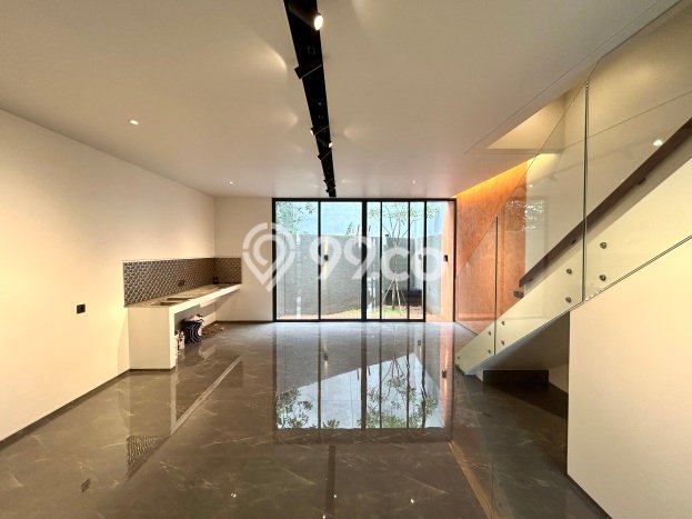 For Sale! Premium House LT 136m2 Desain Elegan di Otista For Sale! Premium House LT 136m2 Desain Elegan di Otista