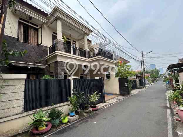 Dijual Rumah Premium dengan Fasilitas Sekitar Komplit di Tebet, Jakarta Selatan Dijual Rumah Premium dengan Fasilitas Sekitar Komplit di Tebet, Jakarta Selatan