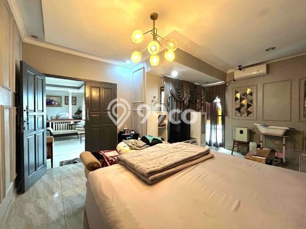 Dijual Rumah Mewah Megah Dengan View Eksklusif di Condet, Jakarta Timur Dijual Rumah Mewah Megah Dengan View Eksklusif di Condet, Jakarta Timur