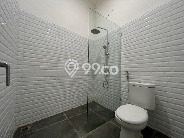 Rumah Modern 3 Kamar LT 83m2 di Menteng Dalam Rumah Modern 3 Kamar LT 83m2 di Menteng Dalam