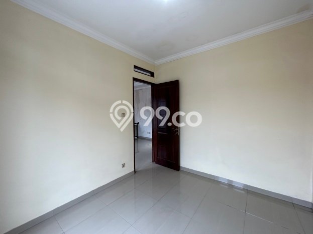For Sale Rumah 4 Kamar Lokasi Ideal Nyaman dan Strategis di Tebet For Sale Rumah 4 Kamar Lokasi Ideal Nyaman dan Strategis di Tebet