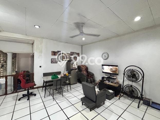 Rumah Mewah LB 250m2 Siap Pakai Desain Elegan di Kalibata, Jakarta Selatan Rumah Mewah LB 250m2 Siap Pakai Desain Elegan di Kalibata, Jakarta Selatan