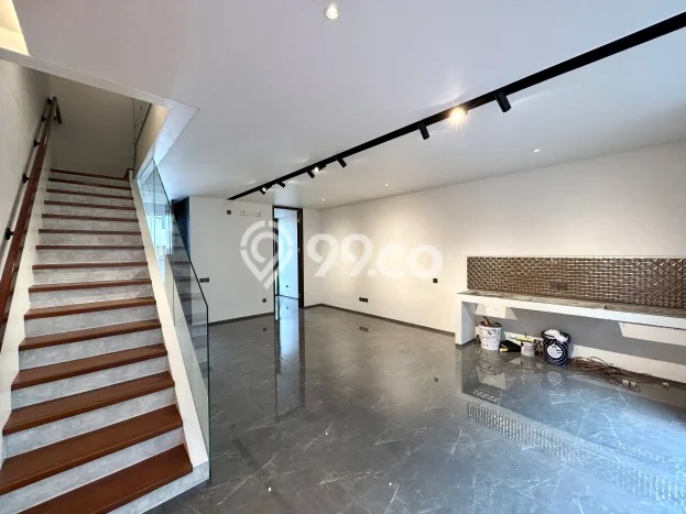 For Sale! Premium House LT 136m2 Desain Elegan di Otista For Sale! Premium House LT 136m2 Desain Elegan di Otista