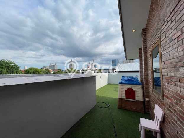 Rumah LT 100m² Lokasi Premium di Tebet, Dekat Pusat Kota, Jakarta Selatan Rumah LT 100m² Lokasi Premium di Tebet, Dekat Pusat Kota, Jakarta Selatan