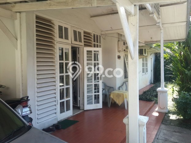For Sale! Luxury House LT 215m2 Desain Modern di Kalibata For Sale! Luxury House LT 215m2 Desain Modern di Kalibata