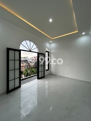 Rumah Luxury Modern Tanpa Renovasi di Cawang Jakarta Timur Rumah Luxury Modern Tanpa Renovasi di Cawang Jakarta Timur