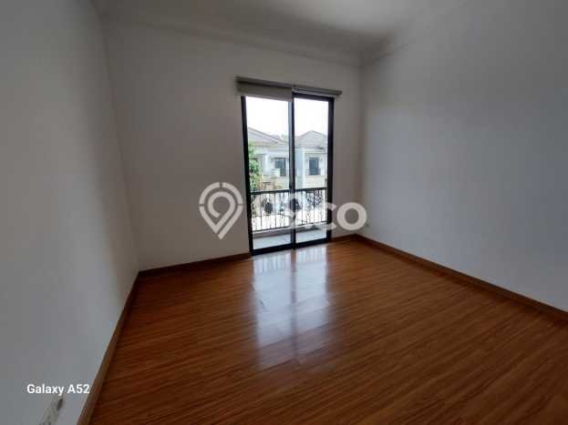 Rumah Cantik Siap Pakai Di BSD Luas 250m2 Aman Rumah Cantik Siap Pakai Di BSD Luas 250m2 Aman