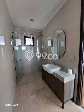 Rumah Cantik Siap Pakai Di BSD Luas 250m2 Aman Rumah Cantik Siap Pakai Di BSD Luas 250m2 Aman