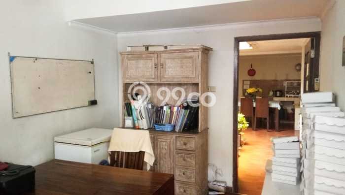 Dijual Rumah Premium dengan Fasilitas Sekitar Lengkap di Sukolilo, Surabaya Dijual Rumah Premium dengan Fasilitas Sekitar Lengkap di Sukolilo, Surabaya