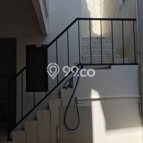 Rumah Elit Modern Tanpa Renovasi di Semolowaru Surabaya Rumah Elit Modern Tanpa Renovasi di Semolowaru Surabaya