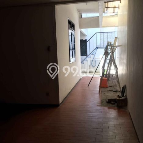 Rumah Elit Modern Tanpa Renovasi di Semolowaru Surabaya Rumah Elit Modern Tanpa Renovasi di Semolowaru Surabaya