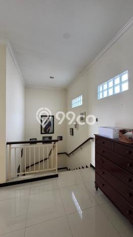 Ready to Use! Premium House LT 207m2 Desain Modern di Nginden Ready to Use! Premium House LT 207m2 Desain Modern di Nginden