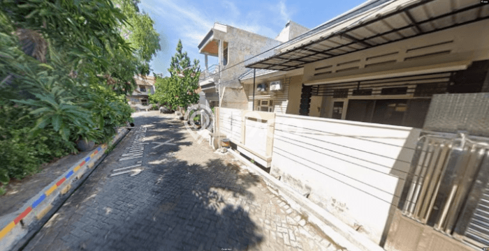 Rumah Luas Asri 4 KT Siap Pakai di Mulyosari Surabaya Rumah Luas Asri 4 KT Siap Pakai di Mulyosari Surabaya
