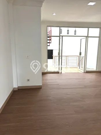Ruko For Rent Kawasan Alam Sutera, Luas 130m², Kawasan Strategis, Siap Operasi Ruko For Rent Kawasan Alam Sutera, Luas 130m², Kawasan Strategis, Siap Operasi