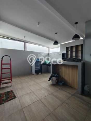 For Sale Rumah 4 Kamar Lokasi Ideal Nyaman dan Strategis di Karang Tengah For Sale Rumah 4 Kamar Lokasi Ideal Nyaman dan Strategis di Karang Tengah