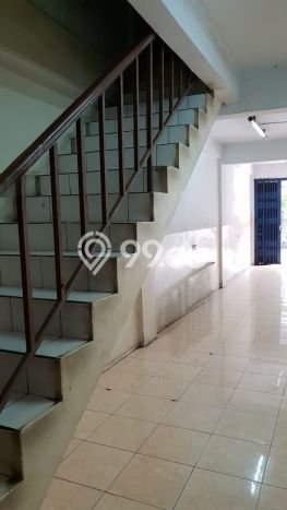 Ruko Strategis di Ancol, Luas 150m², Jalan Utama, Ramai Ruko Strategis di Ancol, Luas 150m², Jalan Utama, Ramai