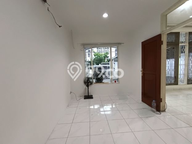 Rumah Cantik Siap Pakai Di Kelapa Gading Luas 216m2 Lokasi Strategis Rumah Cantik Siap Pakai Di Kelapa Gading Luas 216m2 Lokasi Strategis