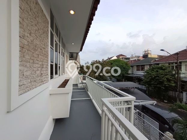 Rumah Cantik Siap Pakai Di Kelapa Gading Luas 216m2 Lokasi Strategis Rumah Cantik Siap Pakai Di Kelapa Gading Luas 216m2 Lokasi Strategis