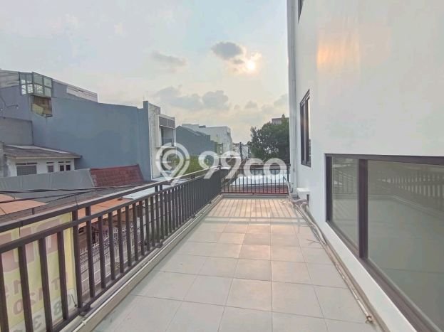 Rumah Kost untuk Dijual di Kelapa Gading dengan 16 KT, 16 KM, Luas 200m2 Rumah Kost untuk Dijual di Kelapa Gading dengan 16 KT, 16 KM, Luas 200m2