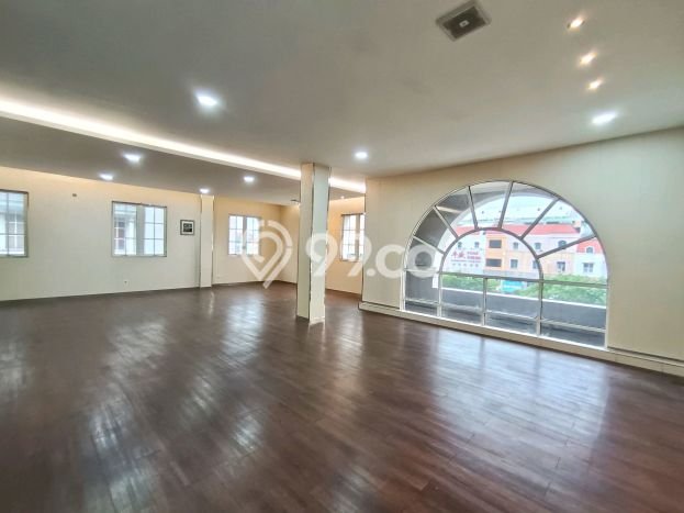 Area Strategis! Disewakan Ruko Lokasi Kelapa Gading, Jakarta Utara Cocok untuk Bisnis Area Strategis! Disewakan Ruko Lokasi Kelapa Gading, Jakarta Utara Cocok untuk Bisnis