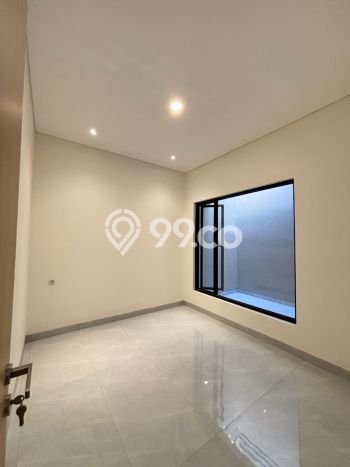 Rumah Area Nyaman di Kelapa Gading, Jakarta Utara, Luas 160m2m² LB 175m2m² Rumah Area Nyaman di Kelapa Gading, Jakarta Utara, Luas 160m2m² LB 175m2m²