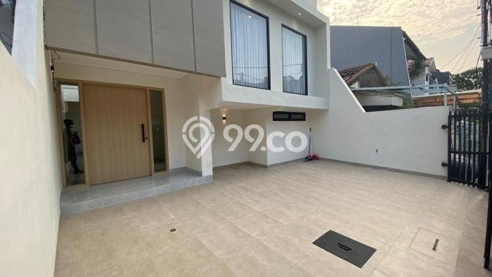 Rumah Area Nyaman di Kelapa Gading, Jakarta Utara, Luas 160m2m² LB 175m2m² Rumah Area Nyaman di Kelapa Gading, Jakarta Utara, Luas 160m2m² LB 175m2m²