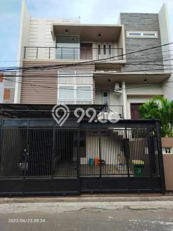 Rumah Siap Huni 6 KT 4 KM di Kelapa Gading, Jakarta Utara Rumah Siap Huni 6 KT 4 KM di Kelapa Gading, Jakarta Utara