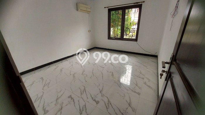 Rumah 4 KT 3 KM di Area Kelapa Gading, Jakarta Utara Rumah 4 KT 3 KM di Area Kelapa Gading, Jakarta Utara