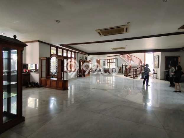 Rumah Mewah Siap Huni LT 2062m2 di Kelapa Gading, Jakarta Utara Rumah Mewah Siap Huni LT 2062m2 di Kelapa Gading, Jakarta Utara