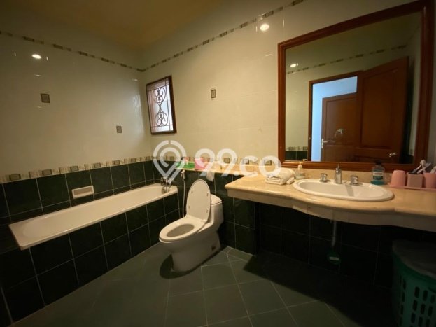 Rumah dengan Lokasi Strategis 3 KT di Kelapa Gading, Jakarta Utara Rumah dengan Lokasi Strategis 3 KT di Kelapa Gading, Jakarta Utara