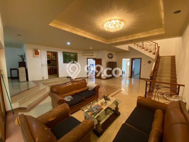 Rumah dengan Lokasi Strategis 3 KT di Kelapa Gading, Jakarta Utara Rumah dengan Lokasi Strategis 3 KT di Kelapa Gading, Jakarta Utara