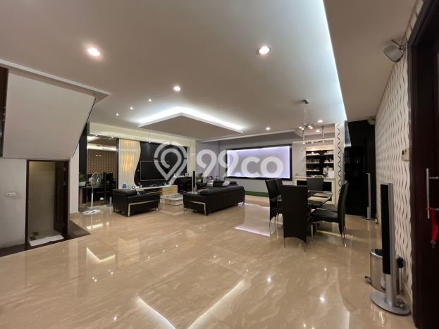 Hunian Mewah Siap Huni LT 220m2 di Kelapa Gading, Jakarta Utara Hunian Mewah Siap Huni LT 220m2 di Kelapa Gading, Jakarta Utara