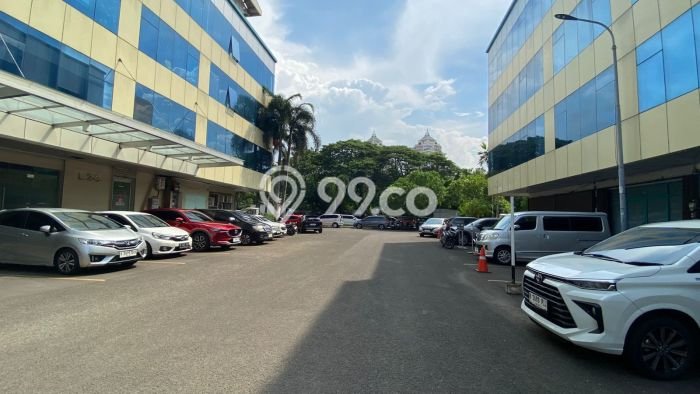 Area Ramai! Ruko Dijual di Kelapa Gading untuk Bisnis Luas Bangunan 208m2 Area Ramai! Ruko Dijual di Kelapa Gading untuk Bisnis Luas Bangunan 208m2