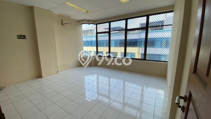 Area Ramai! Ruko Dijual di Kelapa Gading untuk Bisnis Luas Bangunan 208m2 Area Ramai! Ruko Dijual di Kelapa Gading untuk Bisnis Luas Bangunan 208m2