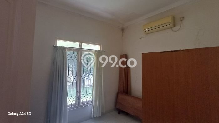 Dijual Hunian Rumah Terawat 5 Kamar di Tanah Sareal, Bogor Dijual Hunian Rumah Terawat 5 Kamar di Tanah Sareal, Bogor