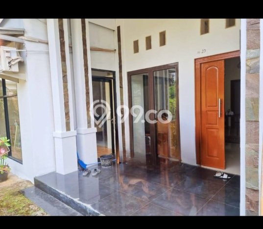 Disewakan! Rumah 3 Kamar Tidur &
3 Kamar Mandi di Sentul City, Bogor Disewakan! Rumah 3 Kamar Tidur &
3 Kamar Mandi di Sentul City, Bogor