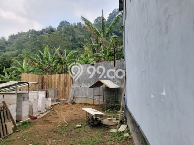 Rumah di Cisarua, 4 KM, Pemandangan Indah, LT 250m² LB 100m² Rumah di Cisarua, 4 KM, Pemandangan Indah, LT 250m² LB 100m²