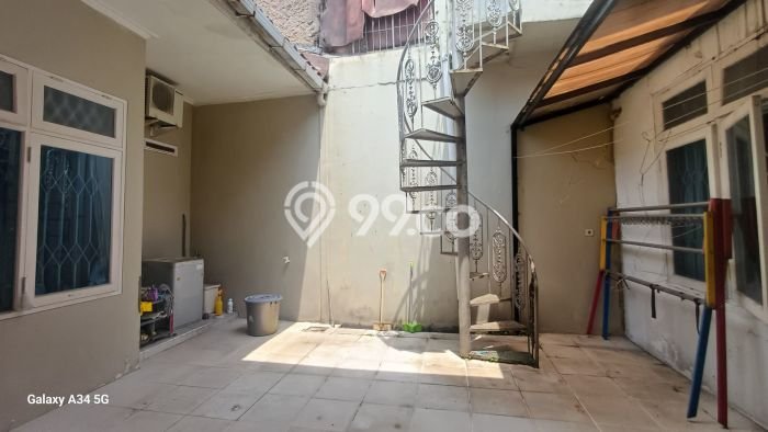 Dijual Hunian Rumah Terawat 5 Kamar di Tanah Sareal, Bogor Dijual Hunian Rumah Terawat 5 Kamar di Tanah Sareal, Bogor