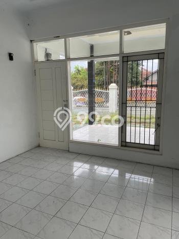 For Sale Rumah 4 Kamar Lokasi Ideal Nyaman dan Strategis di Kuningan For Sale Rumah 4 Kamar Lokasi Ideal Nyaman dan Strategis di Kuningan