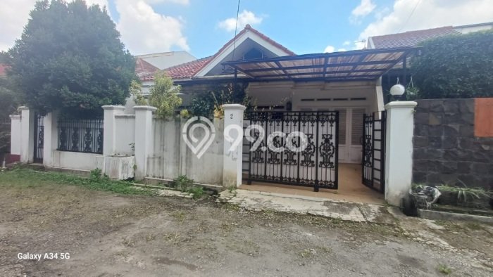 Dijual Hunian Rumah Terawat 5 Kamar di Tanah Sareal, Bogor Dijual Hunian Rumah Terawat 5 Kamar di Tanah Sareal, Bogor