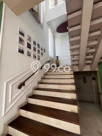 Rumah Nyaman 5 KT LB 300m2 Kondisi Bagus di Ciparigi Rumah Nyaman 5 KT LB 300m2 Kondisi Bagus di Ciparigi