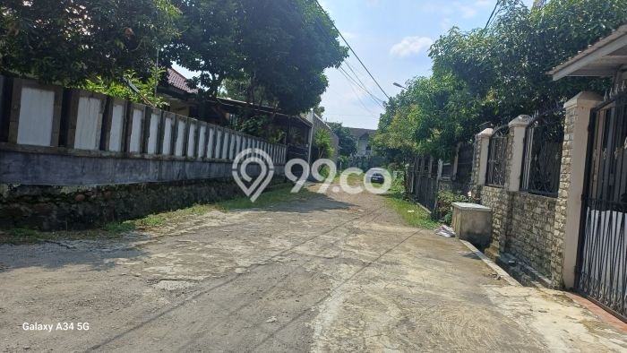 Dijual Hunian Rumah Terawat 5 Kamar di Tanah Sareal, Bogor Dijual Hunian Rumah Terawat 5 Kamar di Tanah Sareal, Bogor