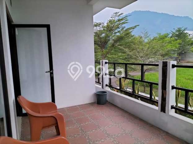 Disewakan! Rumah 3 Kamar Tidur &
3 Kamar Mandi di Sentul City, Bogor Disewakan! Rumah 3 Kamar Tidur &
3 Kamar Mandi di Sentul City, Bogor