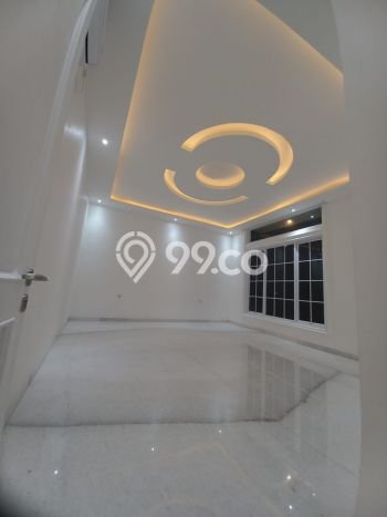 Rumah Mewah 31/2 lt PIk, ada S Pool, Lift dan Roof Top Rumah Mewah 31/2 lt PIk, ada S Pool, Lift dan Roof Top