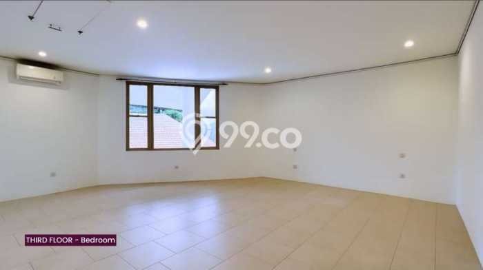 Disewakan Rumah Strategis LT 400m2 / LB 800m2 di Sudirman, Jakarta Selatan Disewakan Rumah Strategis LT 400m2 / LB 800m2 di Sudirman, Jakarta Selatan