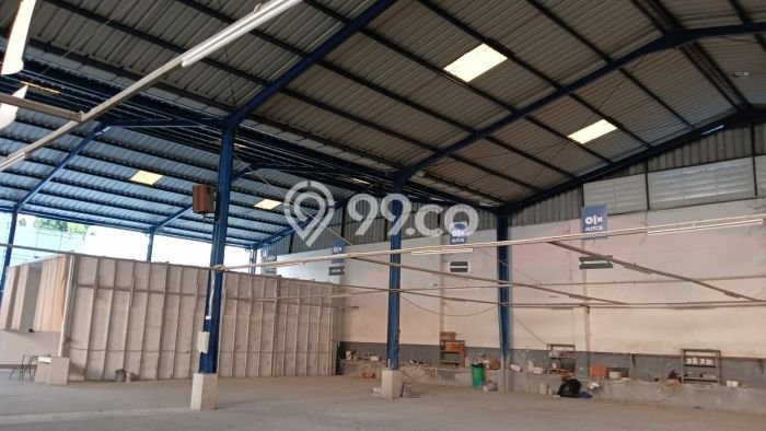 Disewakan Gudang di Pondok Aren, Luas 1296m², Lokasi Strategis, Siap Pakai Disewakan Gudang di Pondok Aren, Luas 1296m², Lokasi Strategis, Siap Pakai